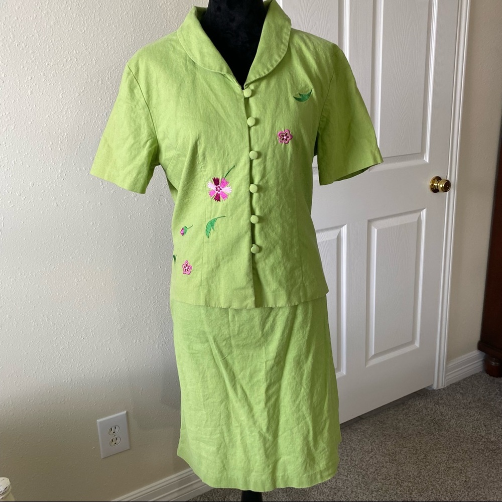 Vintage Sag Harbor Pencil Skirt Suit Embroidered Flowers green button Do…